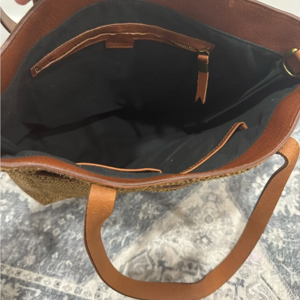 Madewell Transport Tote in Calf Hair Leopard Print (No Crossbody Strap) - Picture 3 of 4